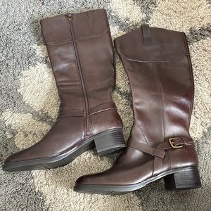 NEVER WORN brown leather boots, size: 8.5